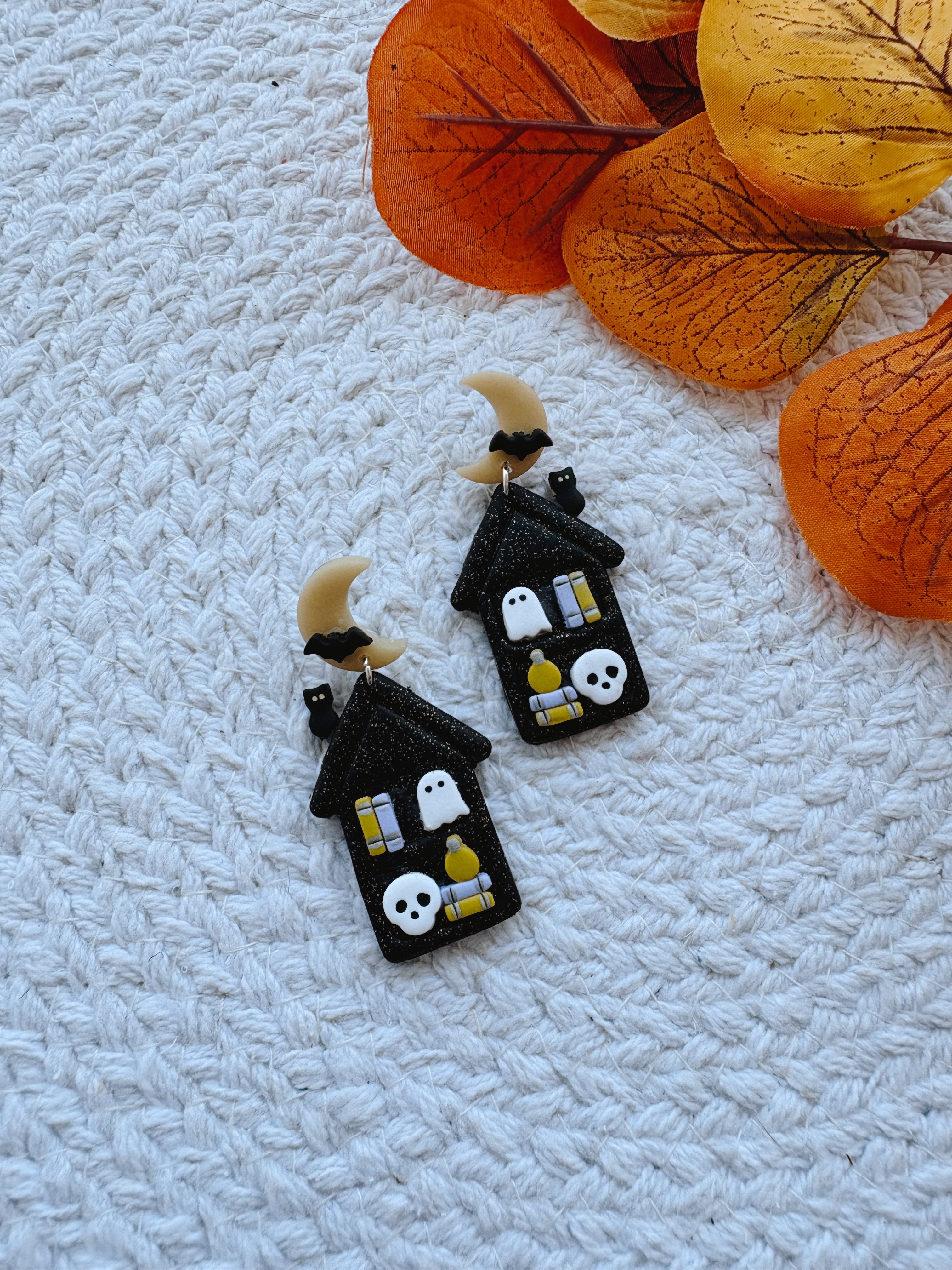 Haunted House Bookshelf Dangles