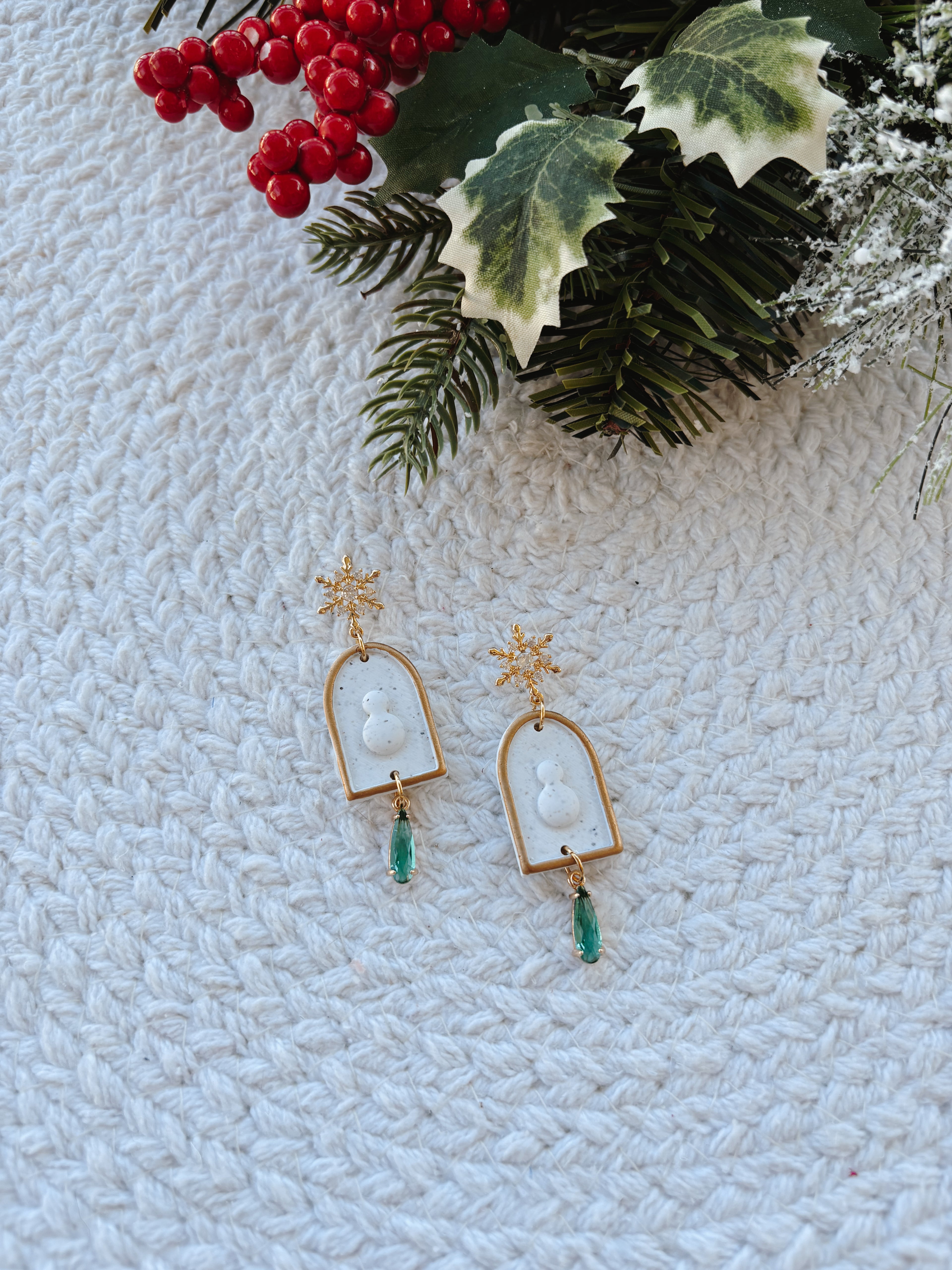 Snowy Emerald Drops